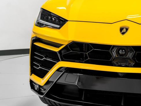 Used 2022 Lamborghini Urus AWD/4WD image 44