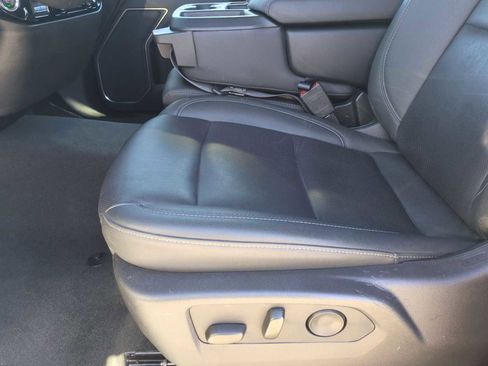 Used 2025 GMC Sierra 1500 SLT image 19