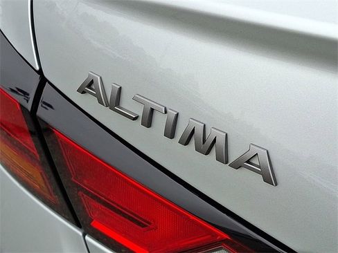 Used 2024 Nissan Altima 2.5 SV image 24
