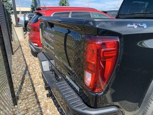 New 2026 GMC Sierra 1500 Elevation image 5