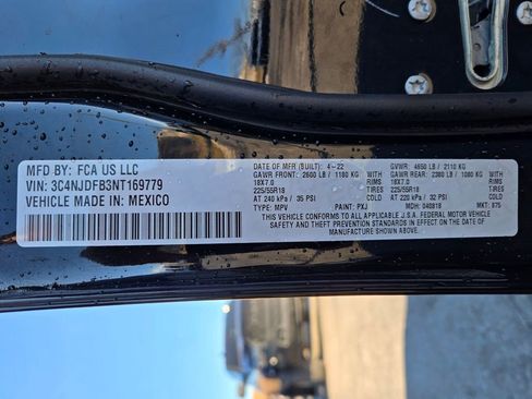 Used 2022 Jeep Compass Latitude image 30