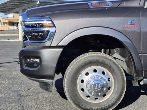 Used 2025 RAM 3500 Limited AWD/4WD image 10