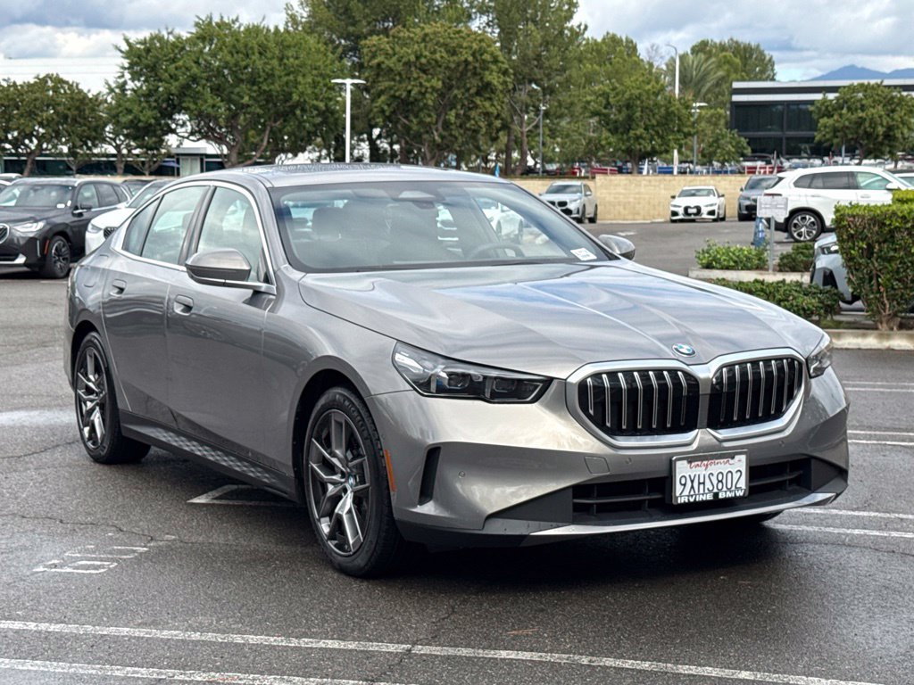 Used 2026 BMW 530i w/ Premium Package RWD image 6