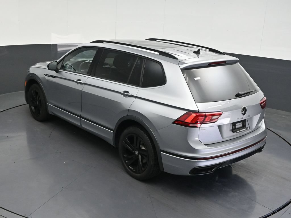 Used 2023 Volkswagen Tiguan SE R-Line FWD image 16