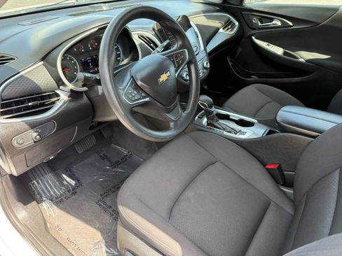Used 2024 Chevrolet Malibu LT FWD image 12