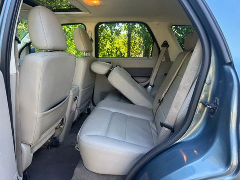 Used 2010 Ford Escape XLT AWD/4WD image 10