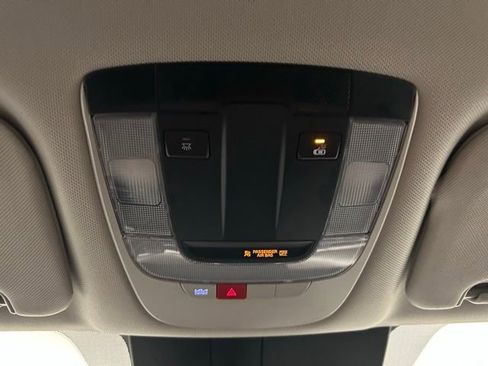 Used 2024 Kia Sorento S image 30