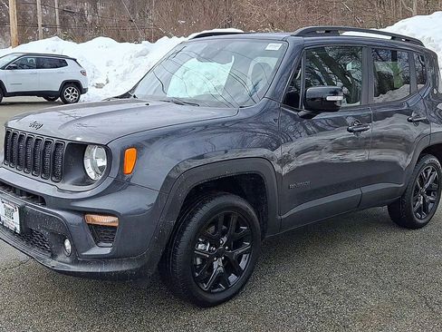 Certified 2022 Jeep Renegade Altitude w/ Convenience Group image 4