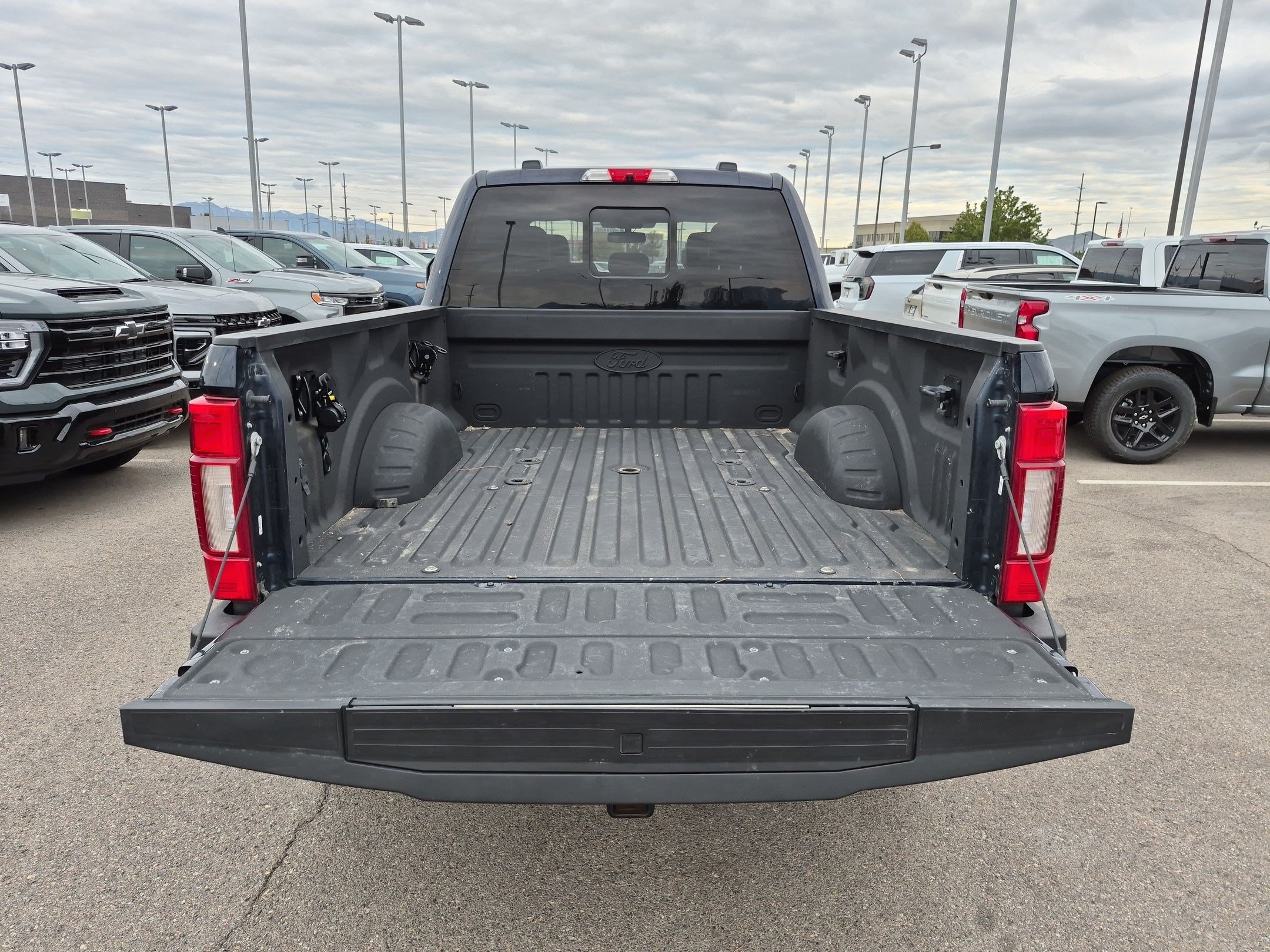 Used 2022 Ford F350 Lariat w/ Tremor Off-Road Package AWD/4WD image 29