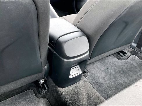 Certified 2025 Hyundai Elantra SEL FWD image 34