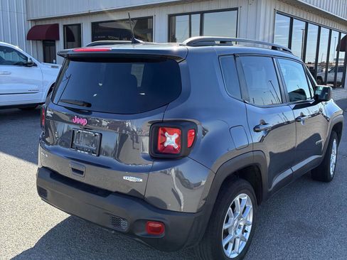 Used 2022 Jeep Renegade Latitude image 16