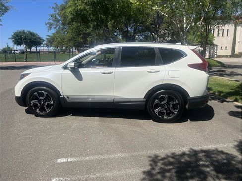 Used 2017 Honda CR-V Touring image 4