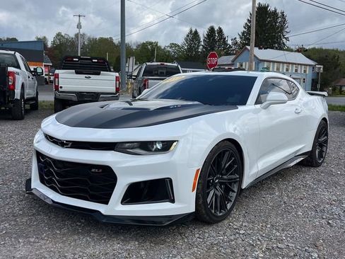Used 2019 Chevrolet Camaro ZL1 RWD image 3