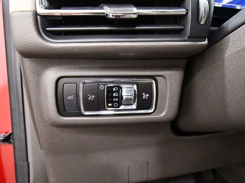 Used 2023 Lincoln Corsair AWD w/ Equipment Group 101A image 20