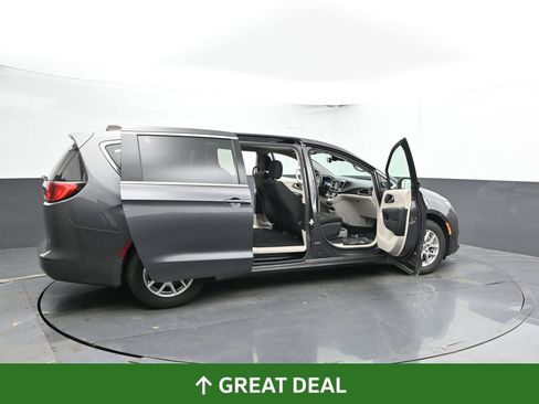 Used 2023 Chrysler Voyager LX FWD image 59