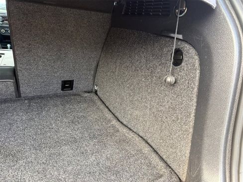 Used 2012 Volkswagen Tiguan S image 44