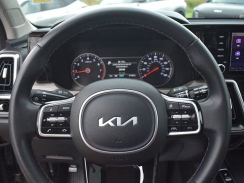 Used 2023 Kia Sorento S w/ Panoramic Sunroof Package AWD/4WD image 36