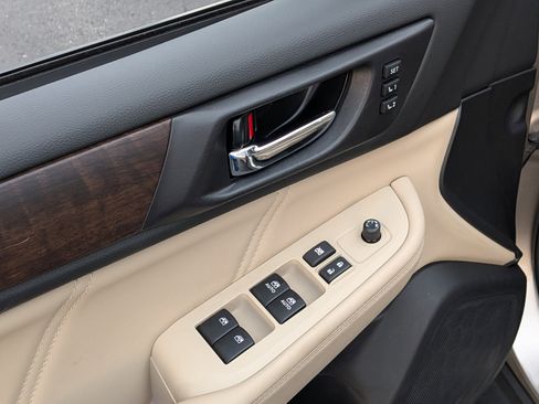 Used 2019 Subaru Outback 2.5i Limited w/ Popular Package #2 image 16