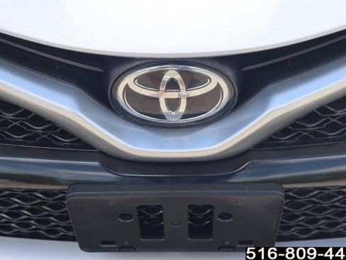 Used 2019 Toyota Camry XSE image 30