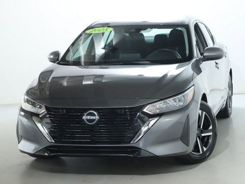 Certified 2025 Nissan Sentra SV image 4