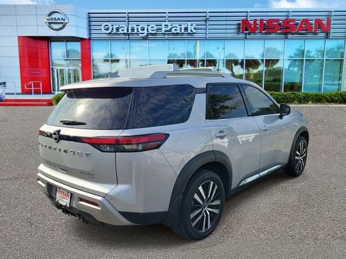 Used 2023 Nissan Pathfinder Platinum w/ Cargo Package AWD/4WD image 2