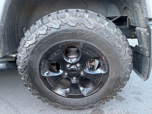 Used 2015 Jeep Wrangler Unlimited Sahara AWD/4WD image 5