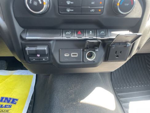 Used 2022 Chevrolet Silverado 2500 Custom w/ Custom Value Package AWD/4WD image 38