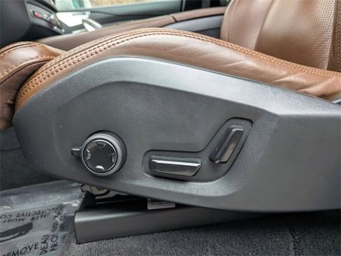 Certified 2022 Volvo XC90 T8 Inscription w/ Lounge Package image 13