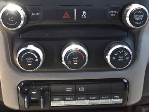 Used 2024 RAM 5500 Tradesman w/ Chrome Appearance Group AWD/4WD image 29