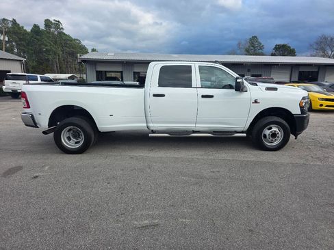 Used 2024 RAM 3500 Tradesman image 4