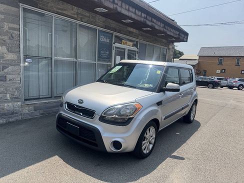 Used 2012 Kia Soul + FWD image 1