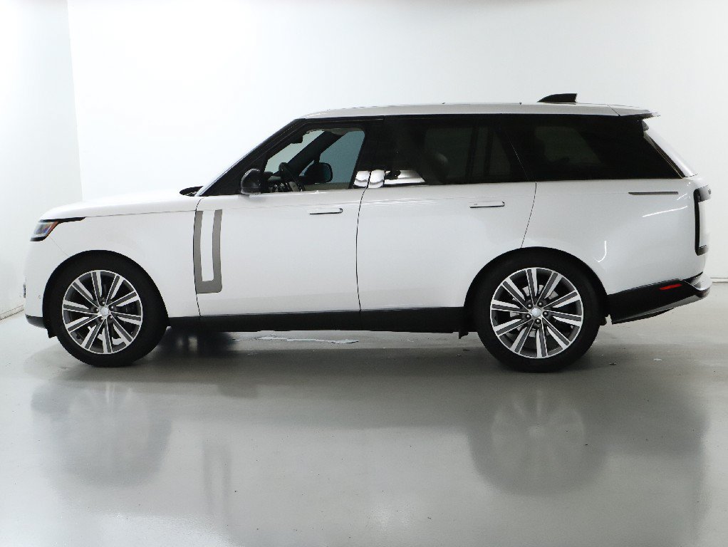 Used 2023 Land Rover Range Rover SE AWD/4WD image 4