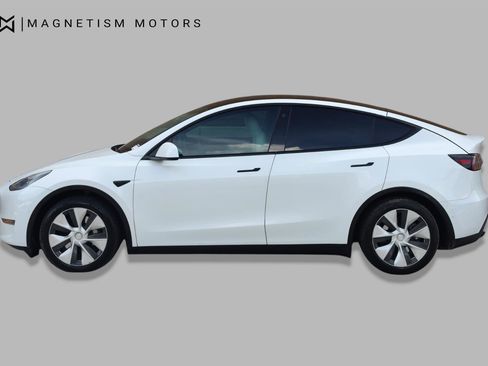 Used 2021 Tesla Model Y Long Range AWD/4WD image 3