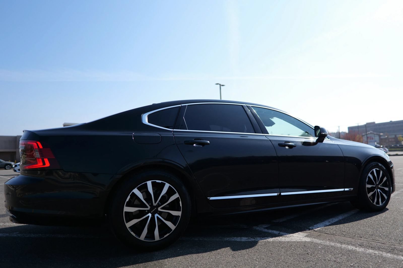 Used 2023 Volvo S90 B6 Plus AWD/4WD image 9