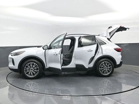 New 2025 Ford Escape SE w/ PHEV Premium Package image 29