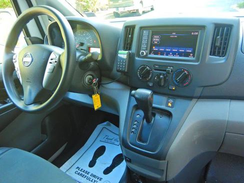 Used 2021 Nissan NV200 SV w/ Sliding Door Glass Package FWD image 2