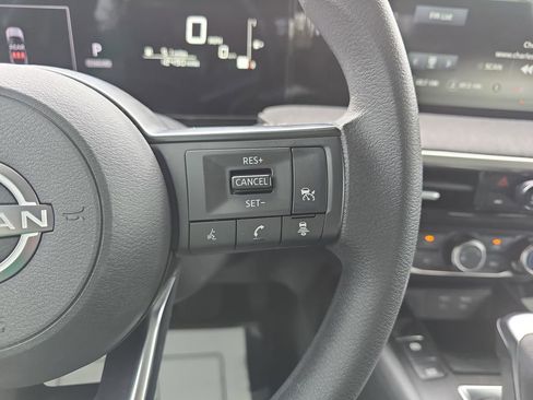 Used 2025 Nissan Kicks SV image 21