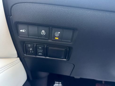 Used 2018 Nissan Armada Platinum w/ Captain Seat Package image 28