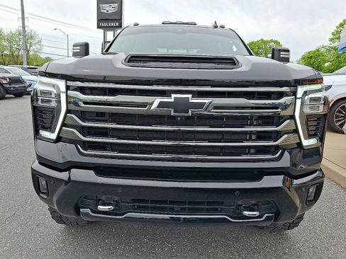 Certified 2024 Chevrolet Silverado 2500 High Country w/ Midnight Edition AWD/4WD image 2