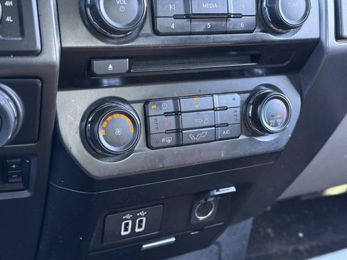 Used 2017 Ford F150 XLT w/ Equipment Group 302A Luxury image 21