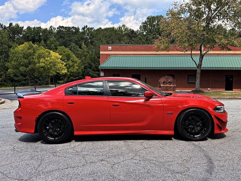 Used 2018 Dodge Charger R/T Scat Pack RWD image 4