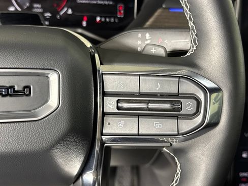 Certified 2025 GMC Acadia Denali w/ Super Cruise Package AWD/4WD image 21