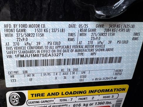 Used 2025 Ford Expedition Platinum w/ Driver's Package AWD/4WD image 32