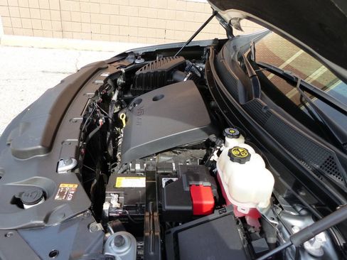 Used 2023 Chevrolet Traverse LT AWD/4WD image 18