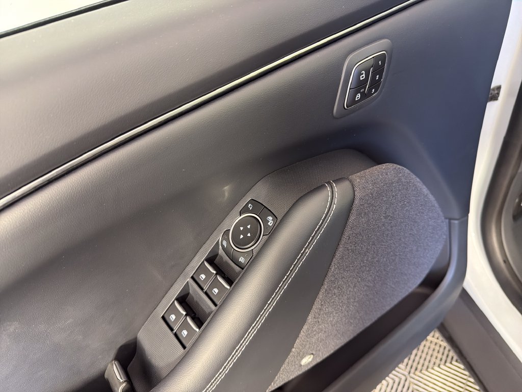 Used 2023 Ford Mustang Mach-E Premium AWD/4WD image 17