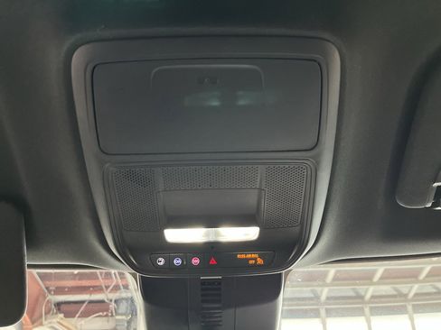 Used 2025 GMC Acadia Elevation image 25