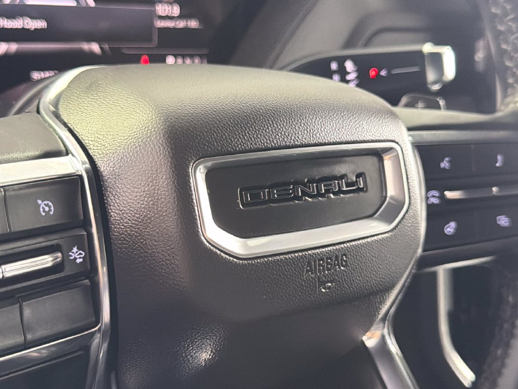 Used 2025 GMC Yukon XL Denali AWD/4WD image 42