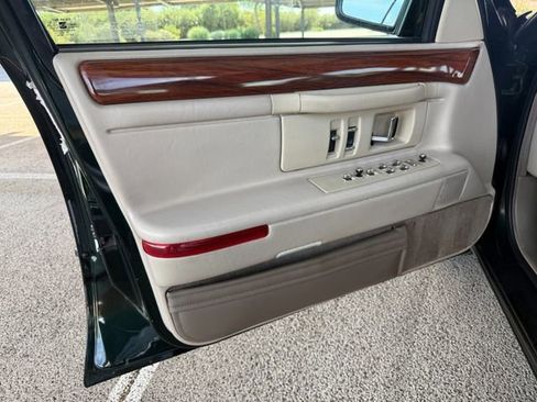 Used 1994 Cadillac De Ville Sedan image 24