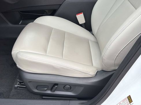 Used 2024 Nissan Rogue SL FWD image 17