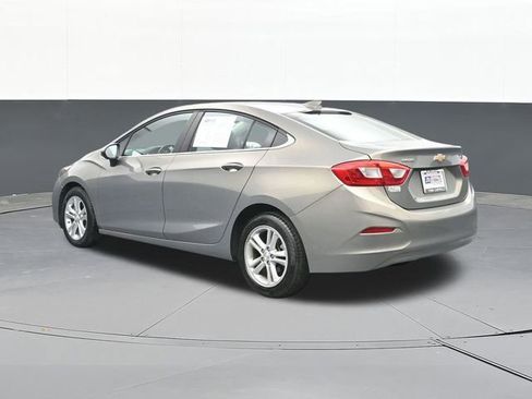 Used 2017 Chevrolet Cruze LT w/ Convenience Package FWD image 10